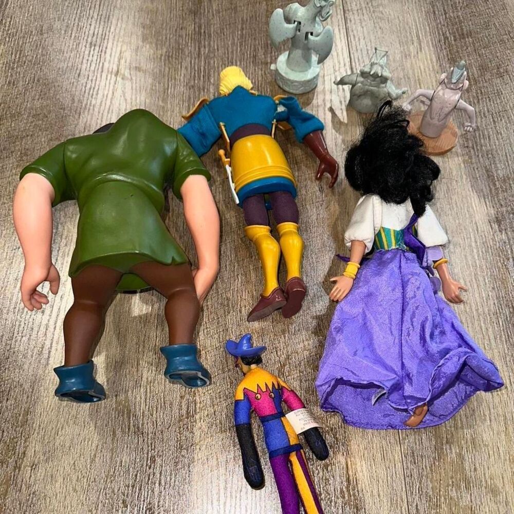 VTG 1996 Burger King Disney The Hunchback Of Notre Dame play set 7pc
